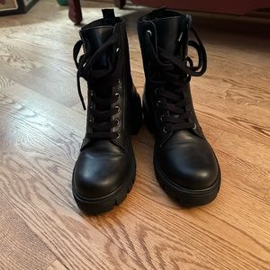 Steve Madden Black Leather Chelsea Combat Boots Size 7 1/2